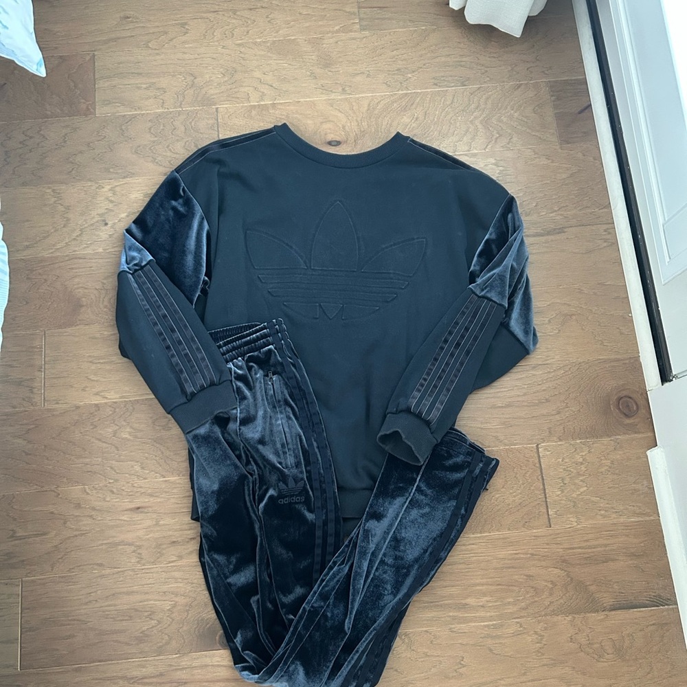 adidas Navy Velour Trefoil Tracksuit Set